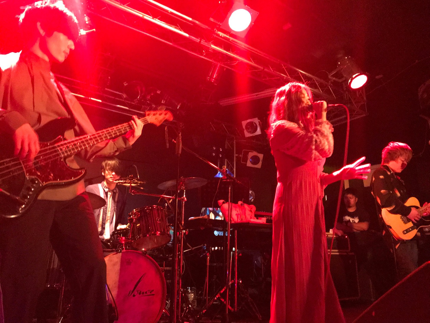 「Eroticism TOUR」北海道・SOUND CRUE公演の様子。