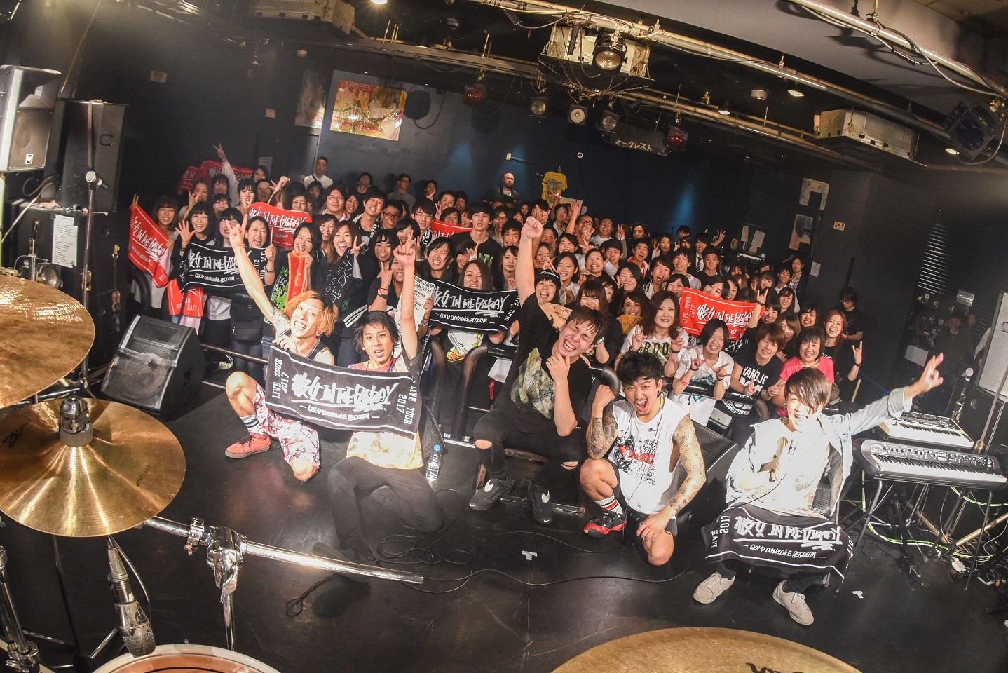 「GOLD EXPERIENCE REQUIEM TOUR」東京・TSUTAYA O-Crest公演の様子。（撮影：伊藤由岐）