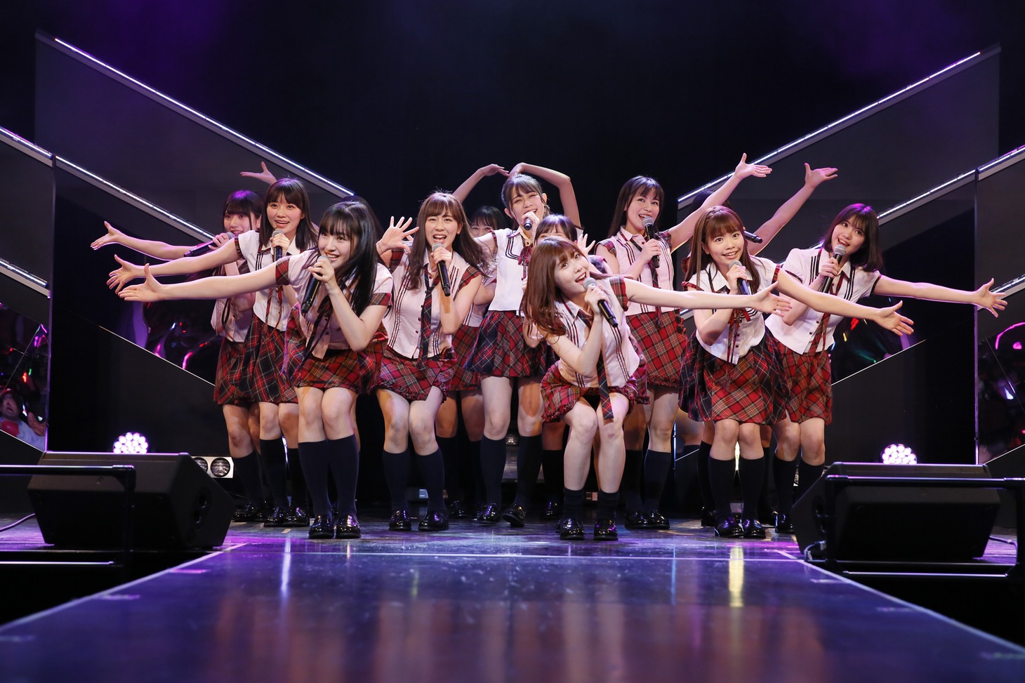 HKT48「HKT48 6フェス ～LOVE&PEACE！ROCK周年だよ、人生は…～」2期生ファンミーティングの様子。(c)AKS