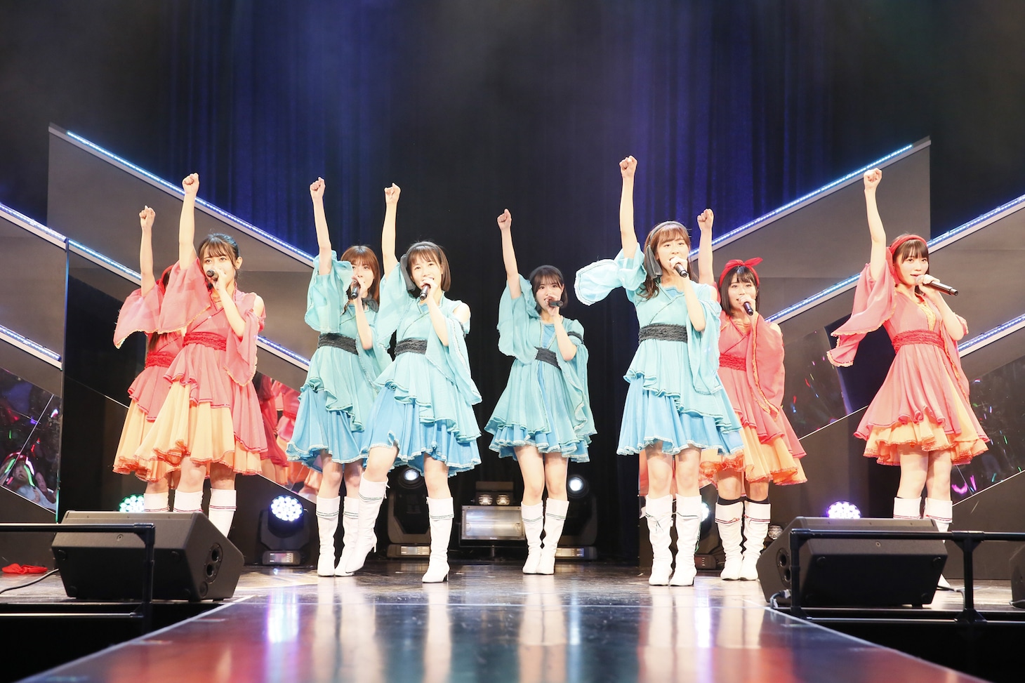 HKT48「HKT48 6フェス ～LOVE&PEACE！ROCK周年だよ、人生は…～」2期生ファンミーティングの様子。(c)AKS