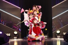 HKT48「HKT48 6フェス ～LOVE&PEACE！ROCK周年だよ、人生は…～」2期生ファンミーティングの様子。(c)AKS
