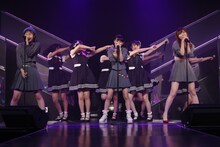 HKT48「HKT48 6フェス ～LOVE&PEACE！ROCK周年だよ、人生は…～」6周年特別記念公演の様子。(c)AKS