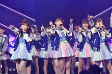 HKT48「HKT48 6フェス ～LOVE&PEACE！ROCK周年だよ、人生は…～」6周年特別記念公演の様子。(c)AKS