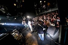 TENDOUJI「TENDOUJI 『MAD CITY』Release Tour」東京・新宿MARZ公演の様子。（撮影：石崎祥子）