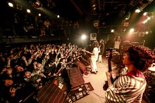 TENDOUJI「TENDOUJI 『MAD CITY』Release Tour」東京・新宿MARZ公演の様子。（撮影：石崎祥子）