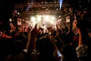 TENDOUJI「TENDOUJI 『MAD CITY』Release Tour」東京・新宿MARZ公演の様子。（撮影：石崎祥子）