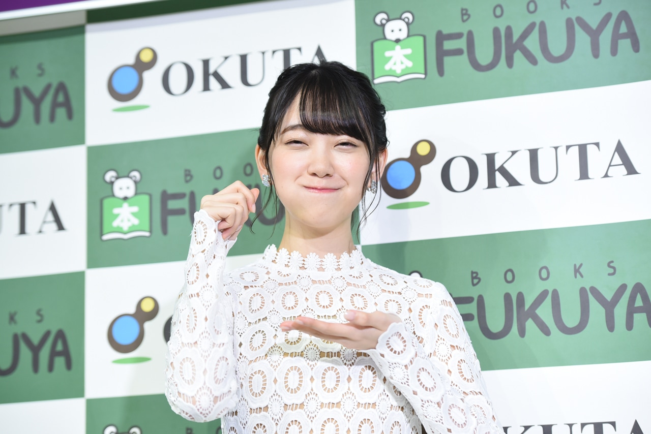“もぐもぐ顔”を披露する堀未央奈（乃木坂46）。