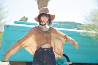 「堀 未央奈1st写真集 君らしさ」より。