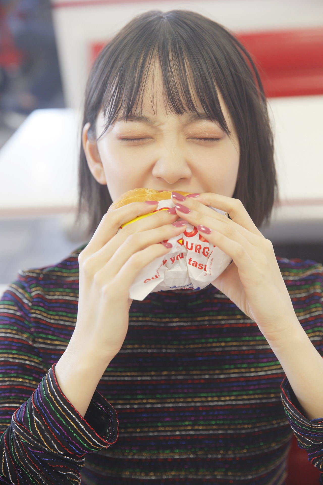 「堀 未央奈1st写真集 君らしさ」より。