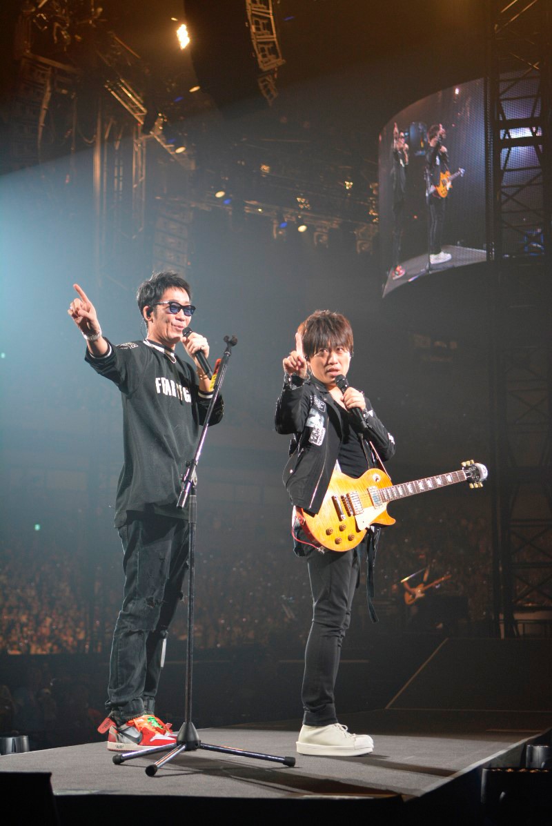 人気画像10位は「コブクロ、たまアリツアーファイナルで新曲続々お披露目『僕らが一番感動しました』」より、コブクロ。（写真提供：ワーナーミュージック・ジャパン）