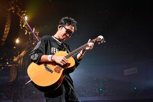 黒田俊介（写真提供：ワーナーミュージック・ジャパン）