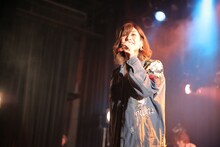 片桐舞子（Vo）（撮影：田中真光）
