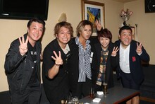 左から加藤浩次、香取慎吾、松岡充、須賀健太、山崎弘也。(c)フジテレビ