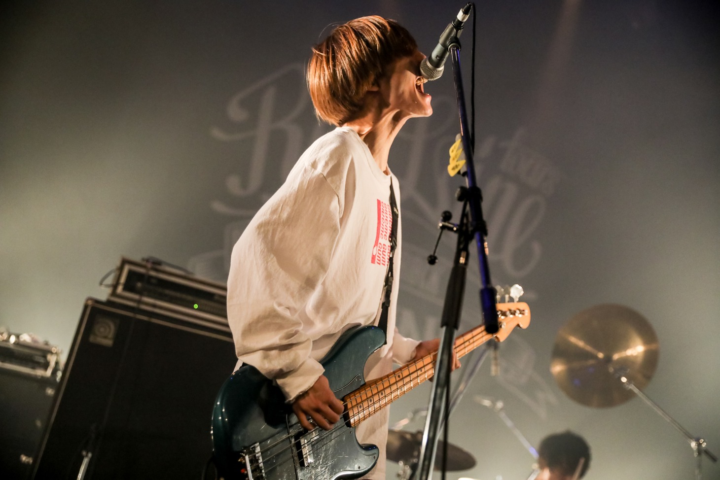 アマダシンスケ（B, Vo / FOMARE）（Photo by Viola Kam [V'z Twinkle]）