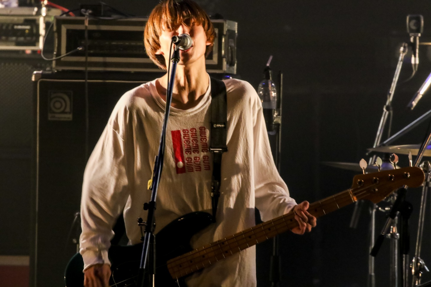 アマダシンスケ（B, Vo / FOMARE）（Photo by Viola Kam [V'z Twinkle]）