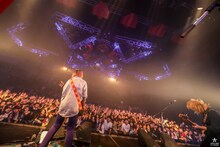 「REDLINE TOUR 2017」yonigeのライブの様子。（Photo by Viola Kam [V'z Twinkle]）
