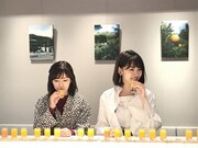 渡辺麻友と柏木由紀。(c)TBS