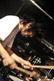 柿内宏介(Dr / Yap!!!)(Photo by  Takahiro Takinami)