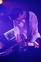 稲見喜彦（B, Vo, Syn / avengers in sci-fi）（Photo by Ai Yakou）