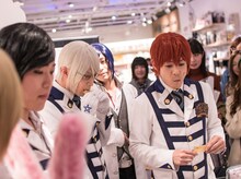 クッキーの食レポに挑戦するアルスマグナ。