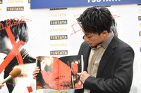 お気に入りのカットを紹介する白濱亜嵐（GENERATIONS from EXILE TRIBE / EXILE）。