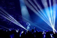 人気画像6位は「そらる、満員の横アリ単独公演でツアー完走『夢みたいな日になったよ』」より、そらる「SORARU LIVE TOUR 2017～夢見るセカイの歩き方～」最終公演の様子。（撮影：小松陽祐［ODD JOB］、岡本麻衣）