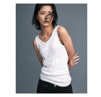 藤井萩花「萩花 Fujii Shuuka」より。