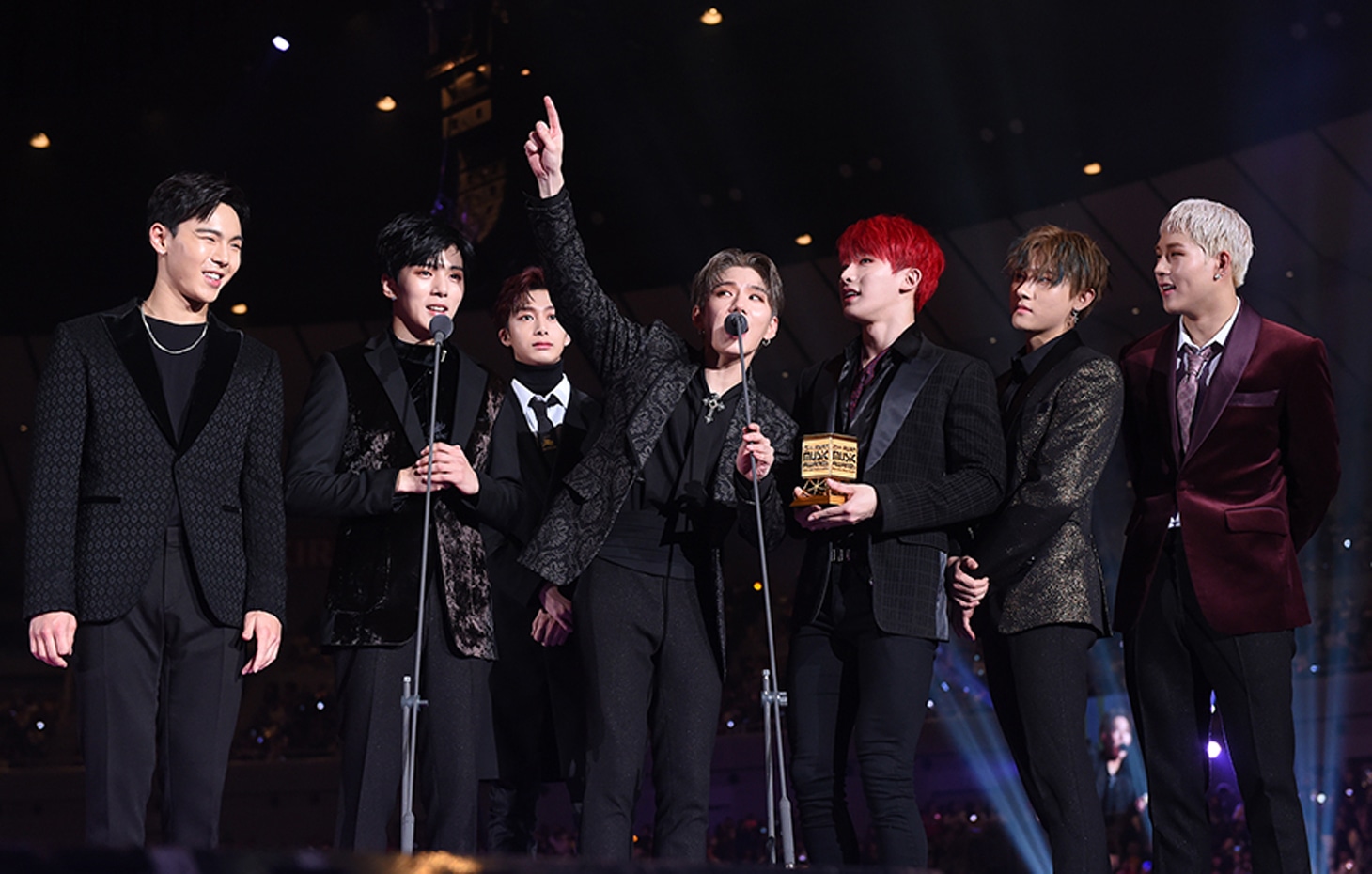 MONSTA X