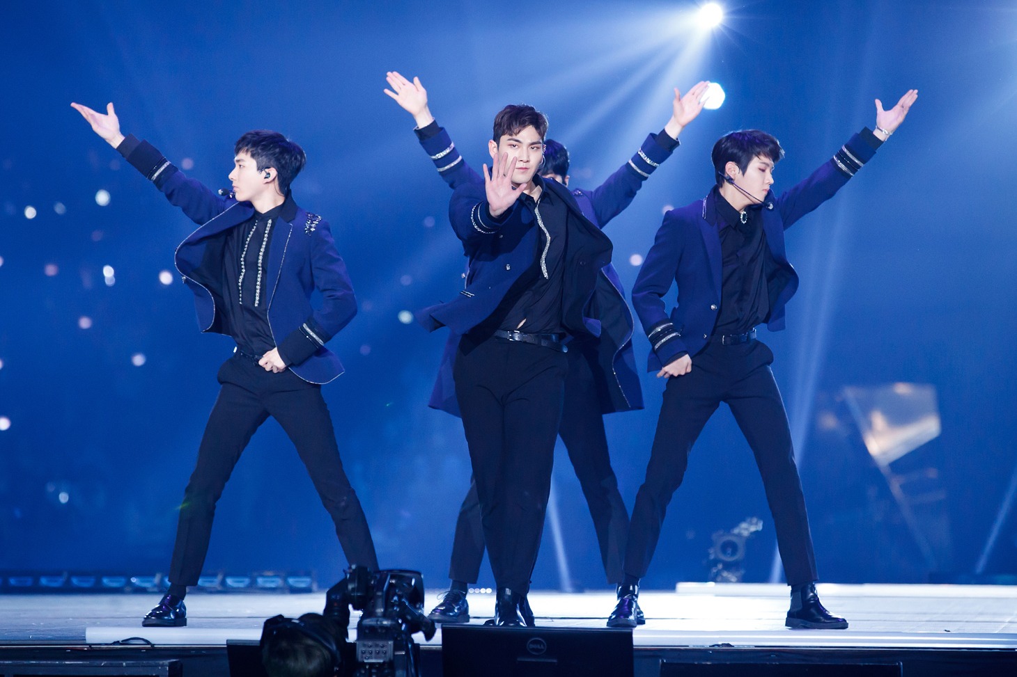 NU'EST W