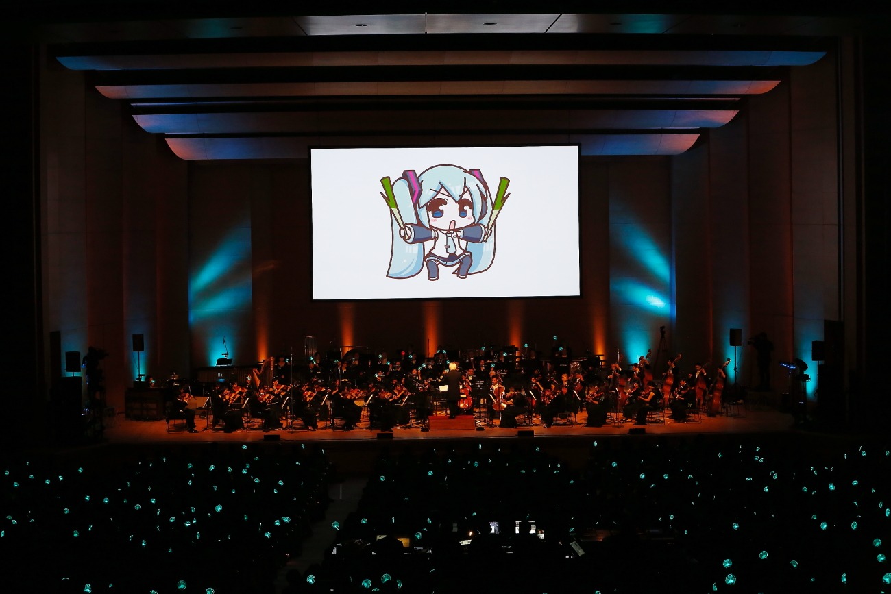 「初音ミクシンフォニー2017」東京国際フォーラム ホールA公演の様子。(c)Crypton Future Media, INC. www.piapro.net