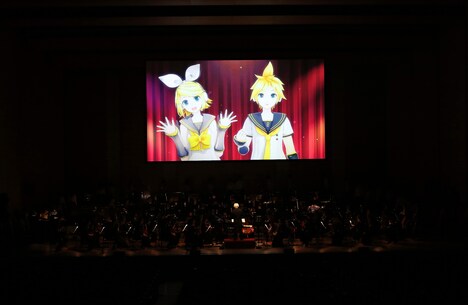 「初音ミクシンフォニー2017」東京国際フォーラム ホールA公演の様子。(c)Crypton Future Media, INC. www.piapro.net