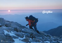 「カロリーメイト」の新しいビジュアル。