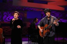 左から大竹しのぶ、山崎まさよし。