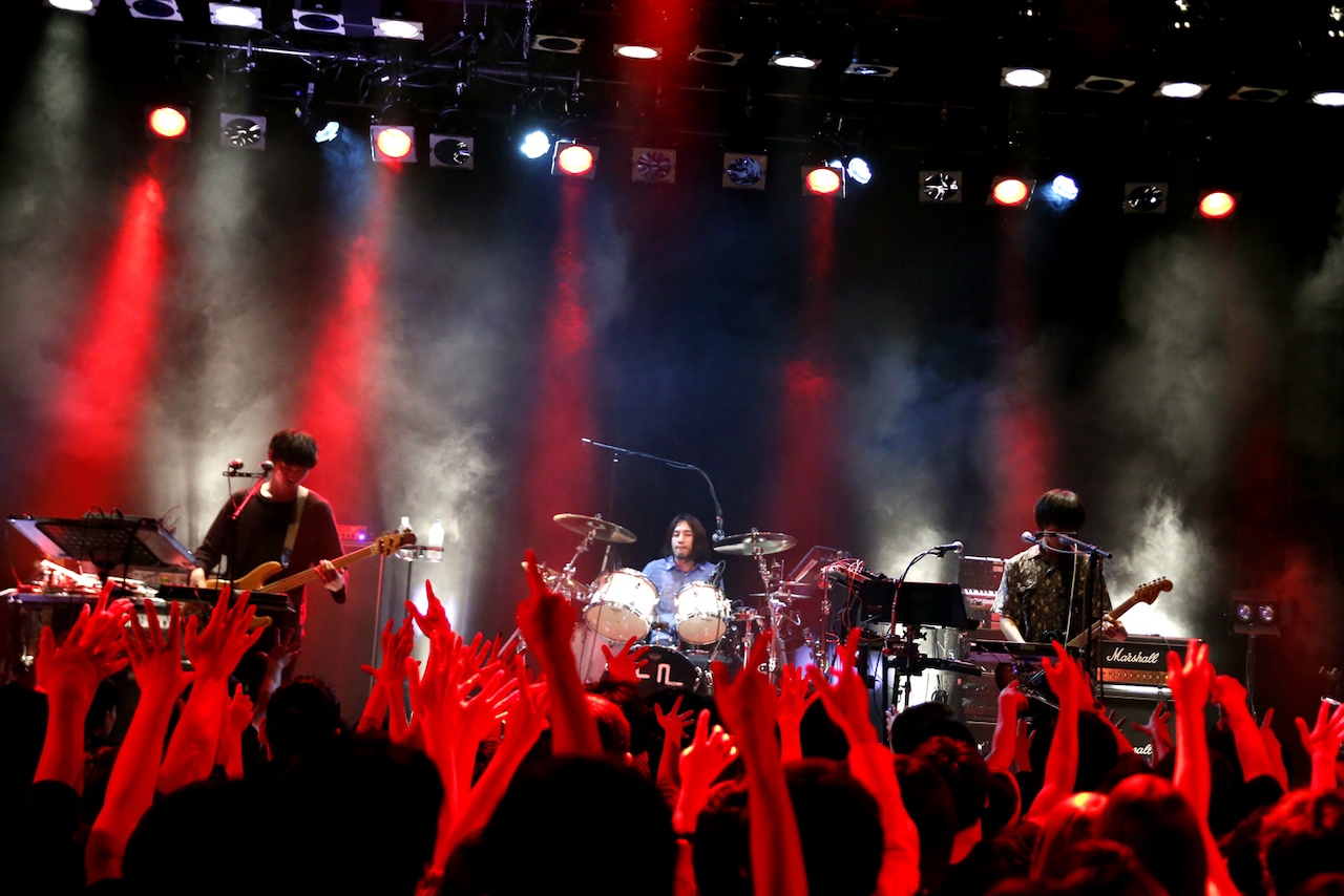 avengers in sci-fi、初期ナンバー連発の結成15周年ツアー