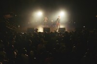 おやすみホログラム（Photo by Genki Arata）