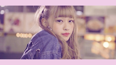 東京パフォーマンスドール「現状打破でLove you」ミュージックビデオのワンシーン。