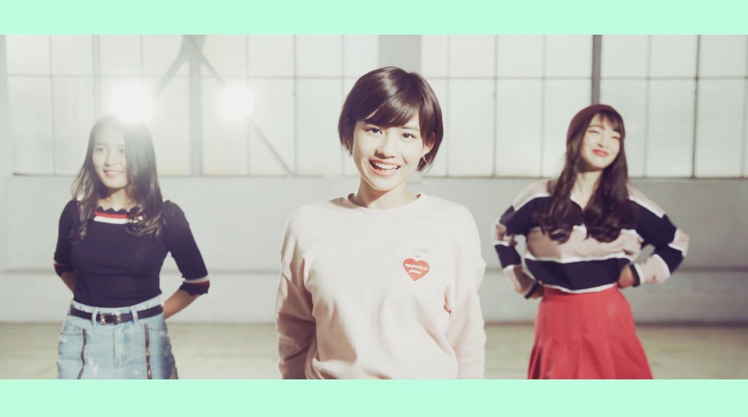 東京パフォーマンスドール「現状打破でLove you」ミュージックビデオのワンシーン。