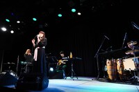 中島愛「あなたと愛と」の様子。