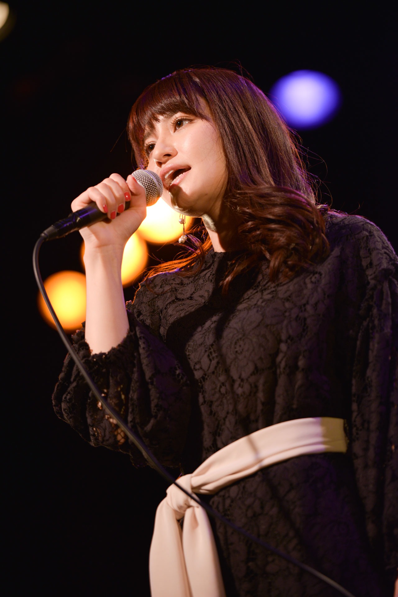中島愛「あなたと愛と」の様子。