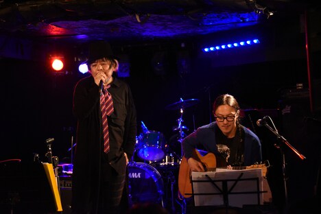 左からKERA、伏見蛍。