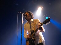 「石崎ひゅーい TOUR 2017『鬼退治』」大阪・BIGCAT公演の様子。（写真提供：EPICレコード）