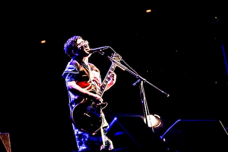 山口隆（Vo, G）（撮影：浜野カズシ）