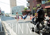 「SUNNY AND BLUE 伊藤万理華が乃木坂46に残したクリエイティブ」より。