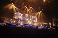 SuG「HEAVY POSITIVE ROCK」東京・日本武道館公演の様子。
