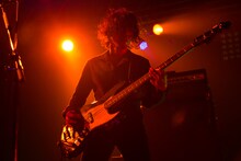 「TOUR 2017“NOMAD”」11月25日のZepp DiverCity TOKYO公演でのヒライハルキ（B）。（撮影：新保勇樹）