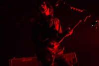 「TOUR 2017“NOMAD”」11月25日のZepp DiverCity TOKYO公演でのフジイケンジ（G）。（撮影：新保勇樹）