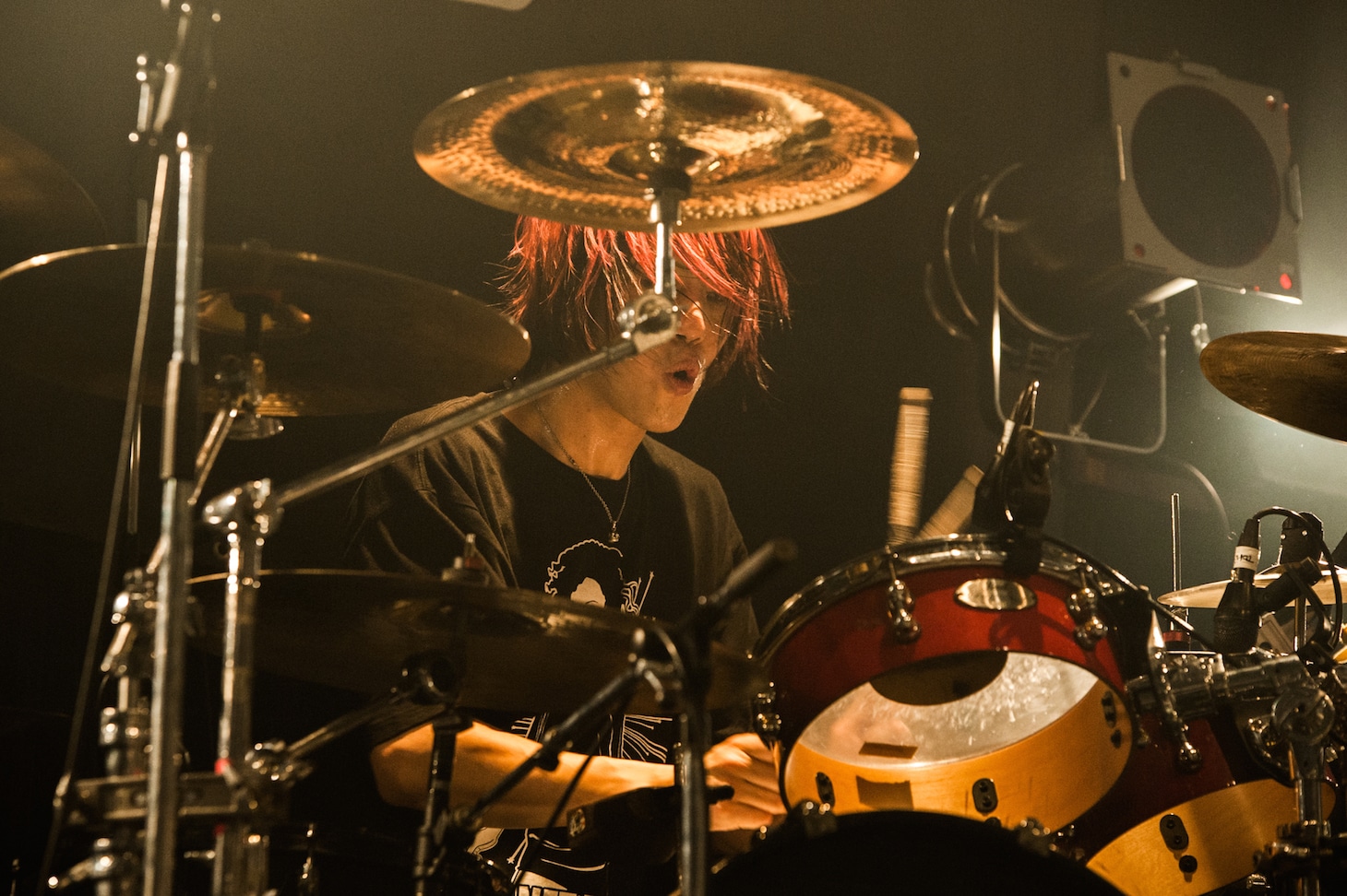 ナオミチ（Dr / KNOCK OUT MONKEY）（Photo by manaty）