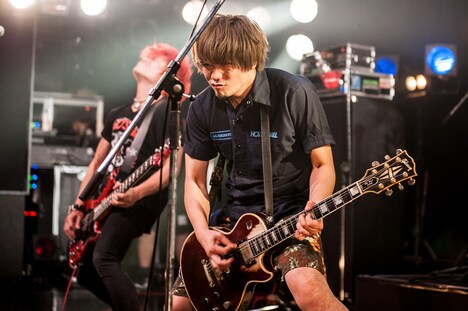 チフネシンゴ（G, Vo / HOTSQUALL）（Photo by manaty）