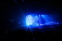 「amazarashi 秋田ひろむ 弾き語りライブ 理論武装解除」12月6日公演の様子。（撮影：木村篤史）