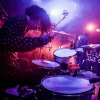 ナガマツシンタロウ（Dr）（撮影：夏目圭一郎）